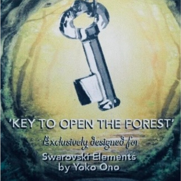 Swarovski Crystal Key Inspired By Yoko Ono - Picture 6 of 8